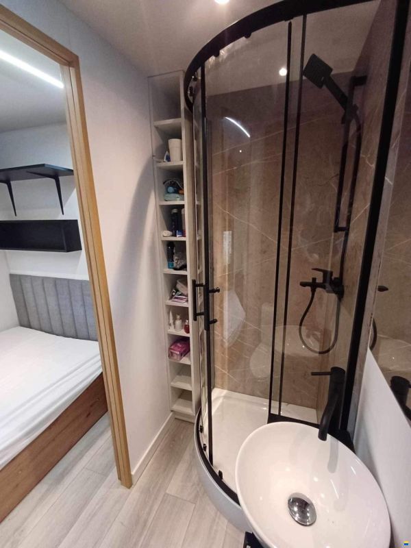 Mobile Houseboat