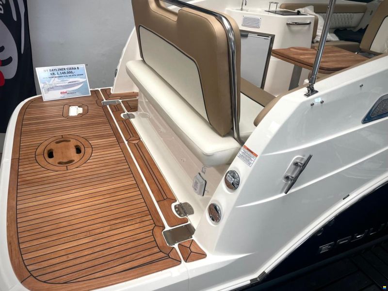 Bayliner Ciera 8