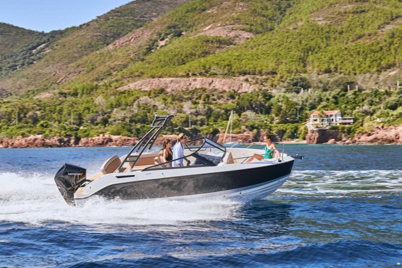 Quicksilver Activ 675 Bowrider
