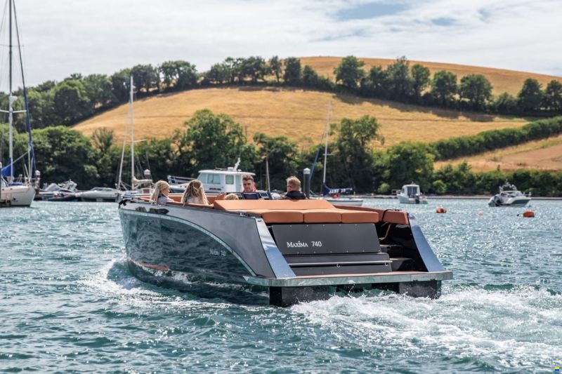 Maxima 740