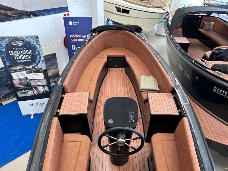 Maxima 650 Flying Lounge
