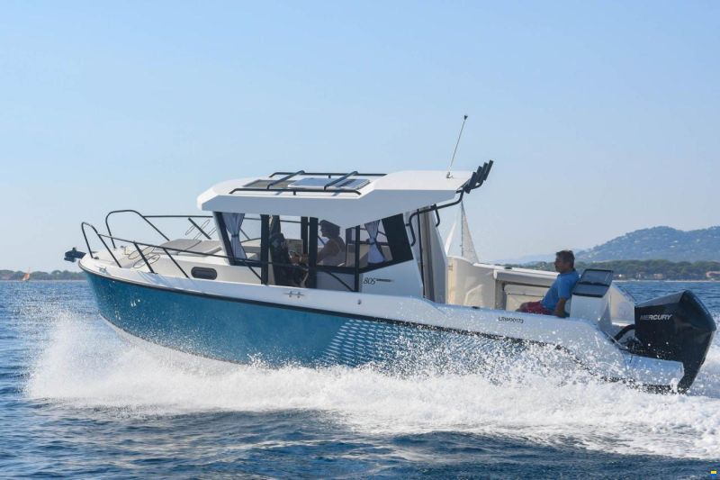 Quicksilver 805 Pilothouse