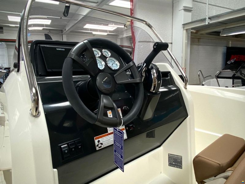 Quicksilver Activ 555 Open NY