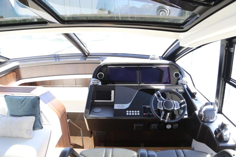 Sunseeker Predator 60 EVO