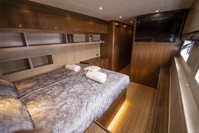 OQS Ocean Explorer 72