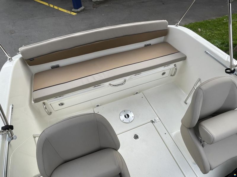 Quicksilver Activ 555 Bowrider