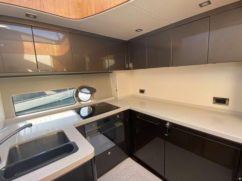 Sunseeker Predator 57