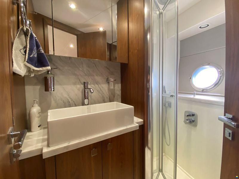 Sunseeker Predator 57