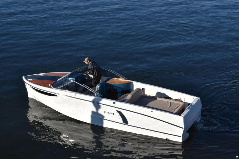 Ganz Boats Ovation 7.6 Cabin