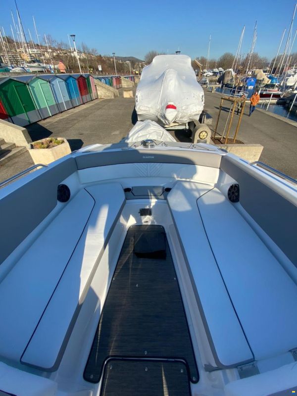 Glastron GTD 225 SURF FORWARD DRIVE