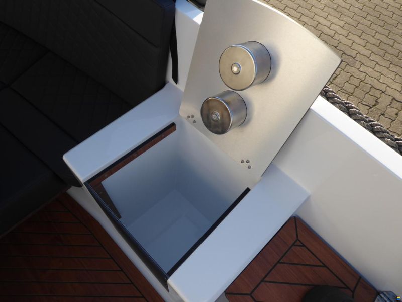 Corsiva 650 Tender