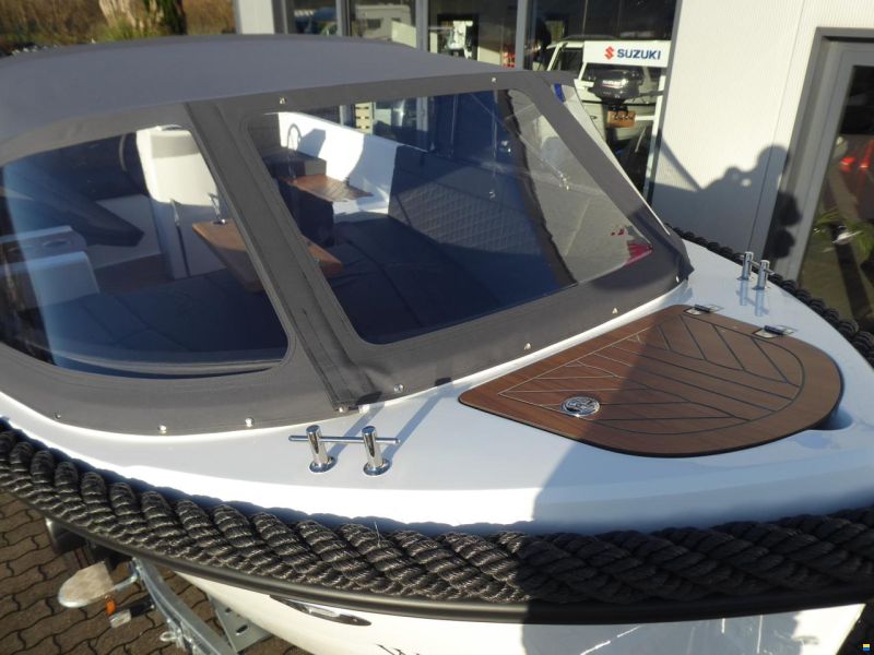 Corsiva 650 Tender