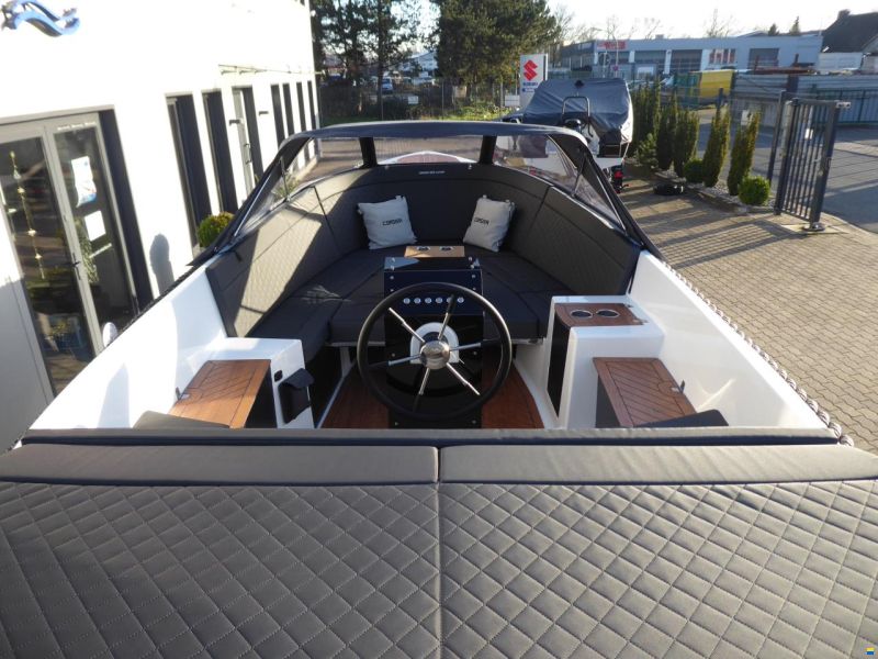 Corsiva 650 Tender