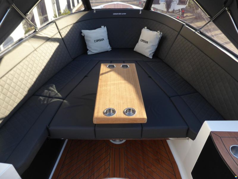 Corsiva 650 Tender