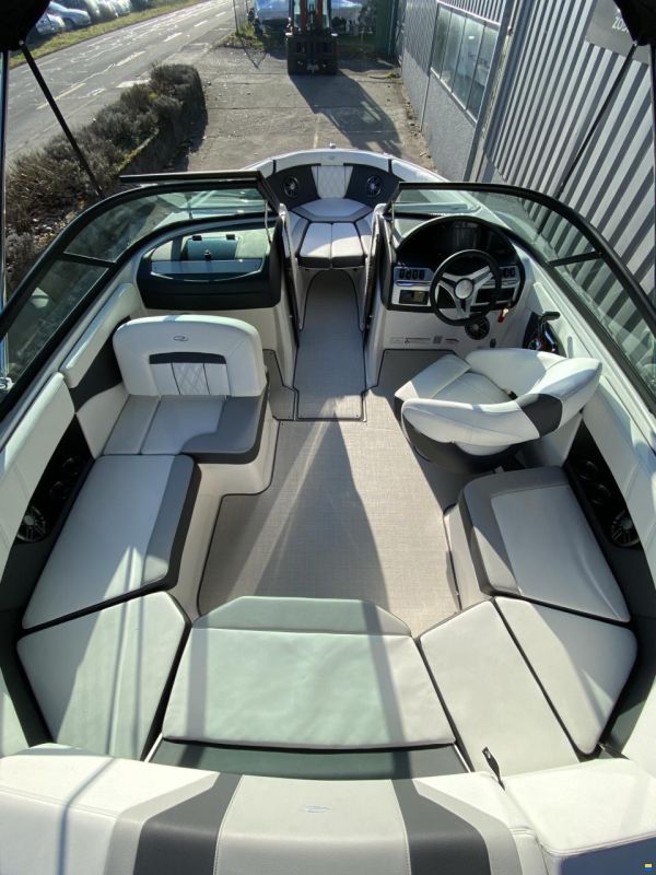 Regal 2000 ES Bowrider