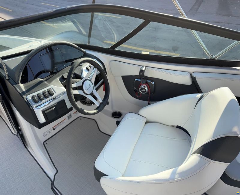 Regal 2000 ES Bowrider