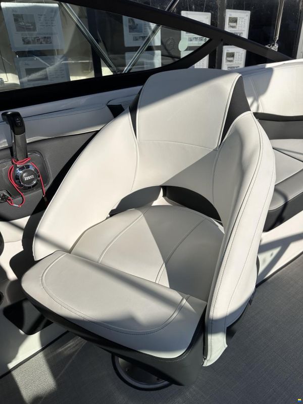 Regal 2000 ES Bowrider