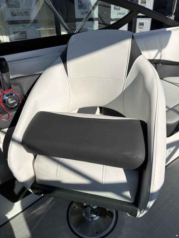 Regal 2000 ES Bowrider