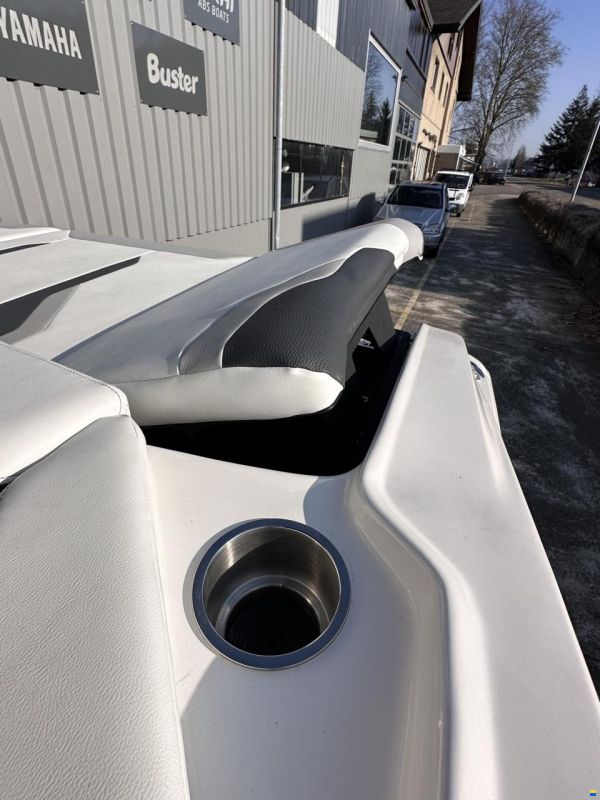 Regal 2000 ES Bowrider