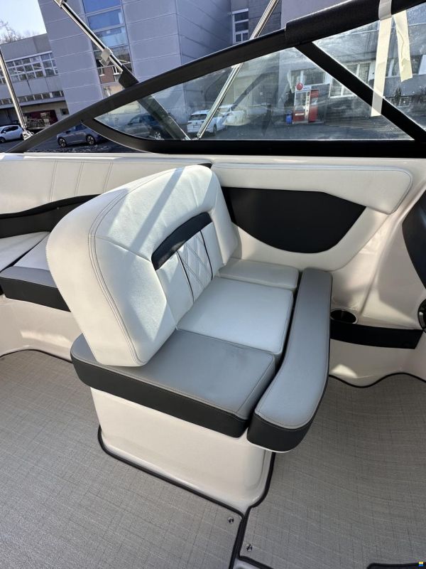 Regal 2000 ES Bowrider