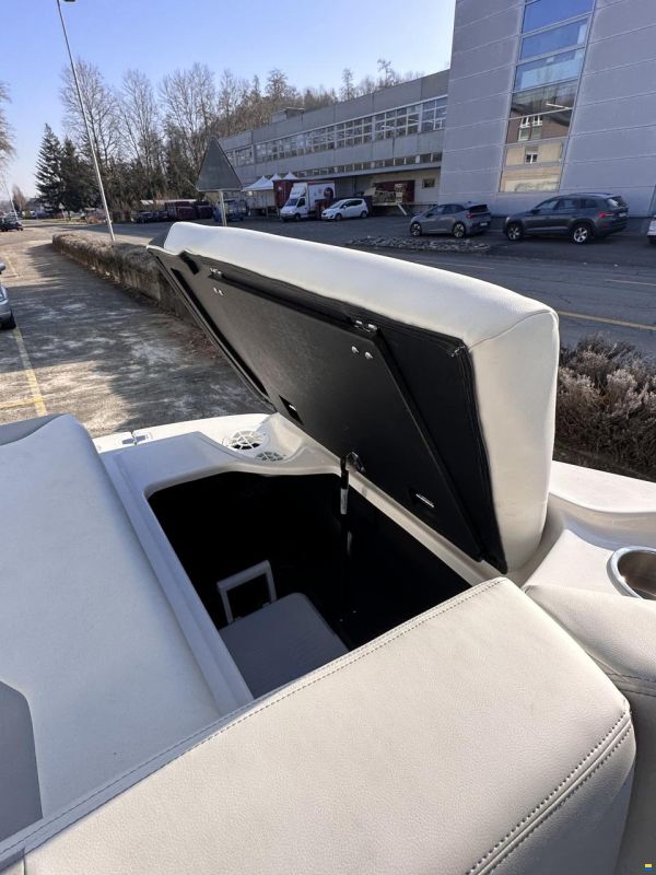 Regal 2000 ES Bowrider