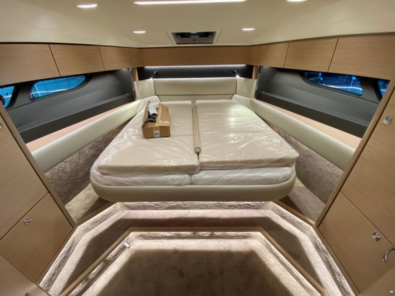 Bavaria R40 Fly
