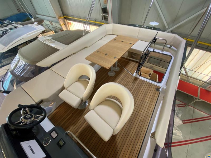 Bavaria R40 Fly