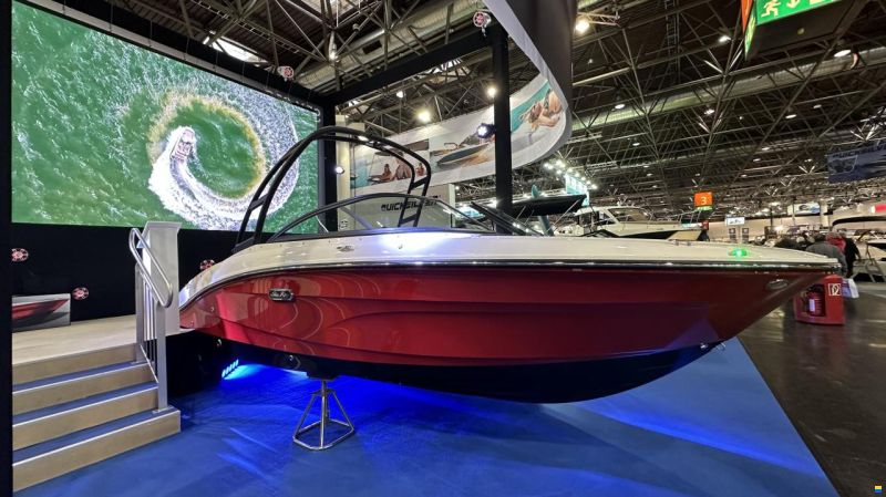 Sea Ray SPXE 210-