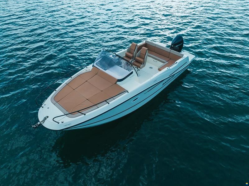 Quicksilver 755 Sundeck + Mercury F175 SUR COMMANDE