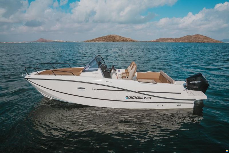 Quicksilver 755 Sundeck + Mercury F175 SUR COMMANDE