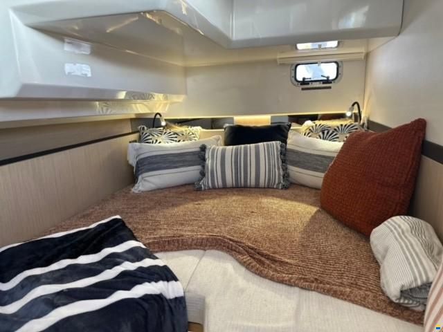 Jeanneau TH 38