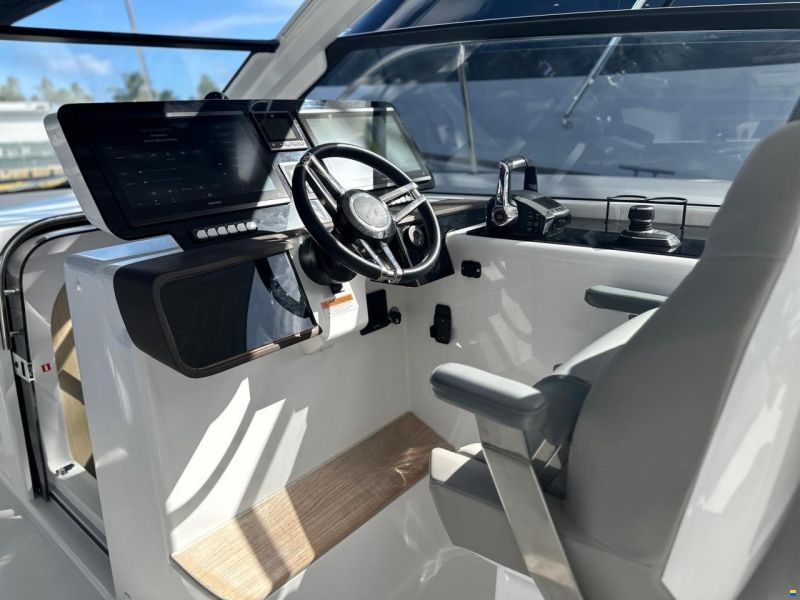 Jeanneau TH 38