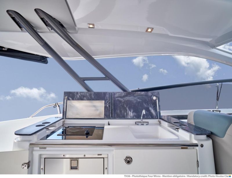 Jeanneau TH 38