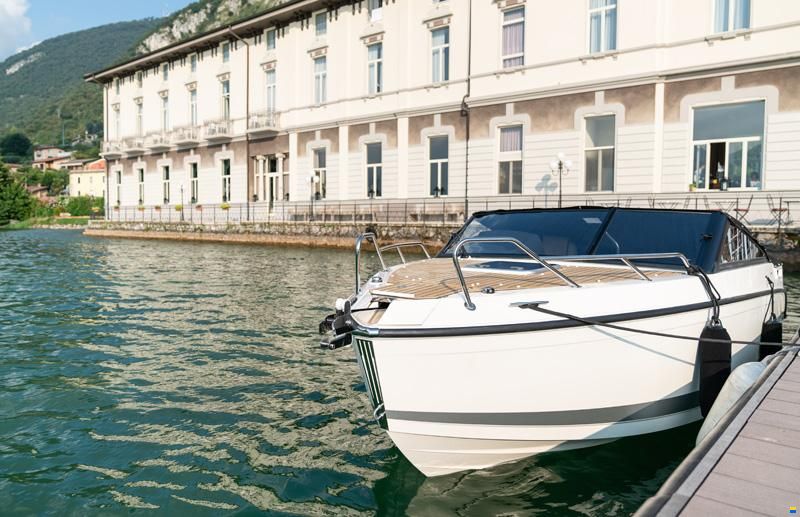 Quicksilver 675 Cruiser LUXE EDITION + Mercury F150