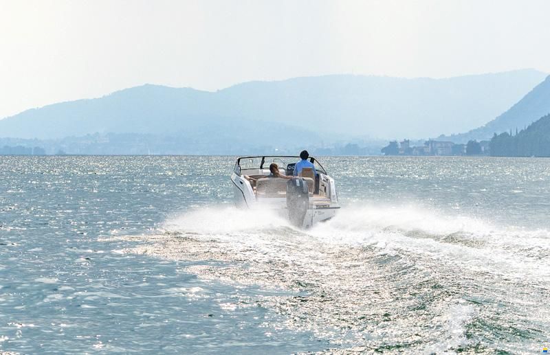 Quicksilver 675 Cruiser LUXE EDITION + Mercury F150