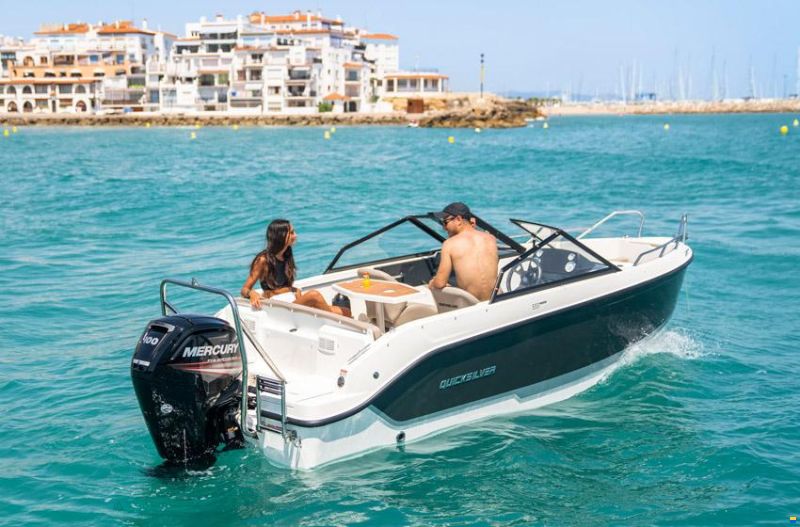 Quicksilver 555 Bowrider + Mercury F80 SUR COMMANDE