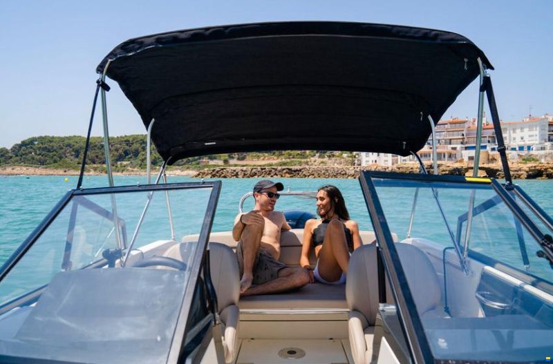 Quicksilver 555 Bowrider + Mercury F80 SUR COMMANDE