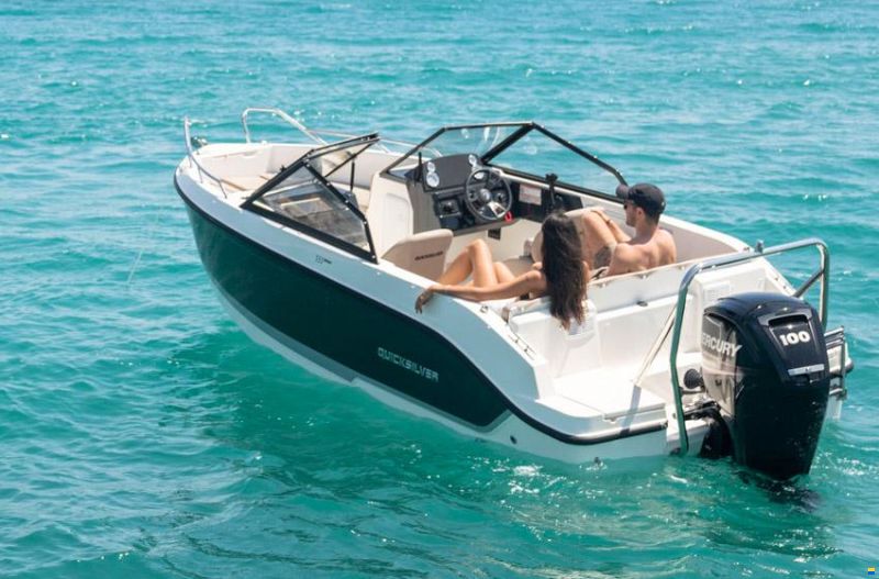 Quicksilver 555 Bowrider + Mercury F80 SUR COMMANDE