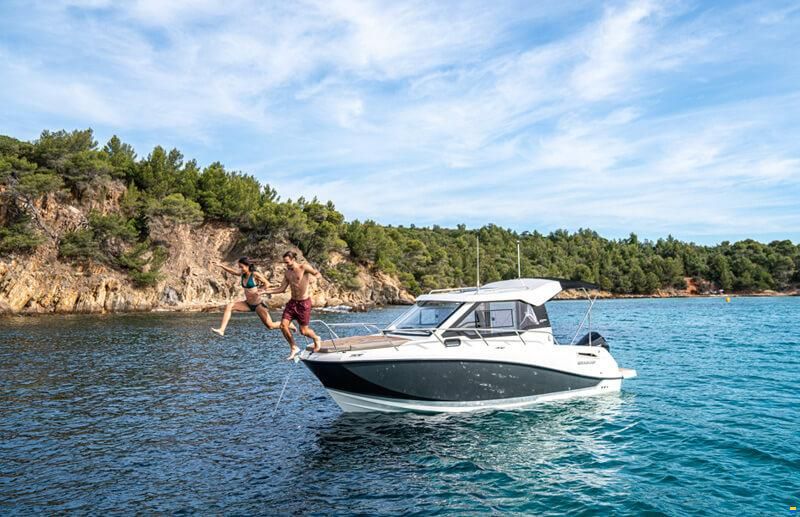 Quicksilver 705 Weekend + Mercury F150 SUR COMMANDE