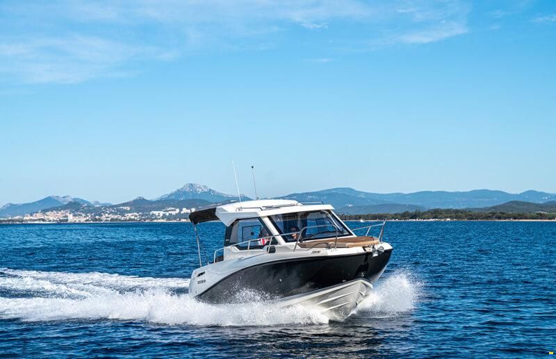 Quicksilver 705 Weekend + Mercury F150 SUR COMMANDE