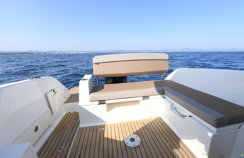 Quicksilver 705 Weekend + Mercury F150 SUR COMMANDE