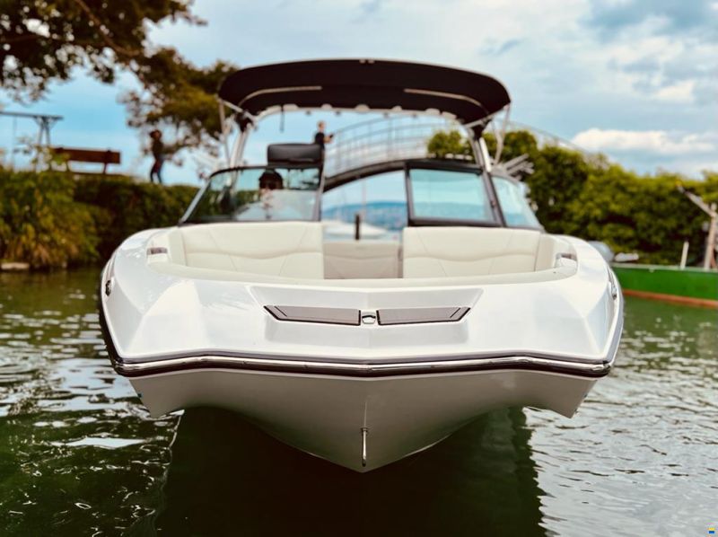 MasterCraft NXT22 Wakeboard & Wakesurf