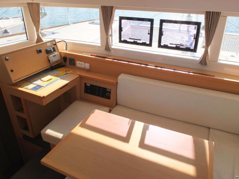 Lagoon 39