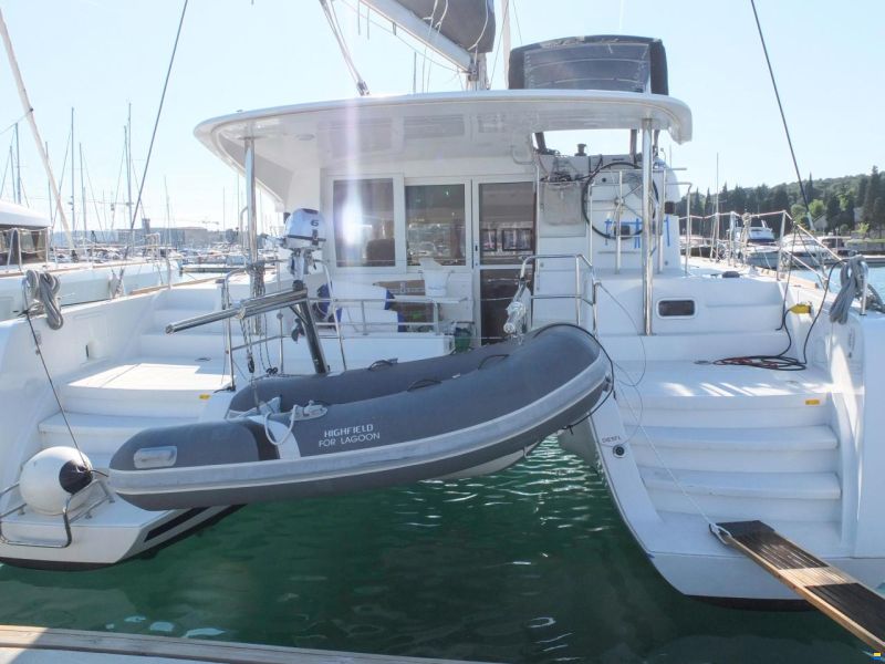 Lagoon 39
