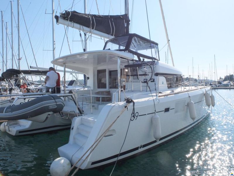 Lagoon 39