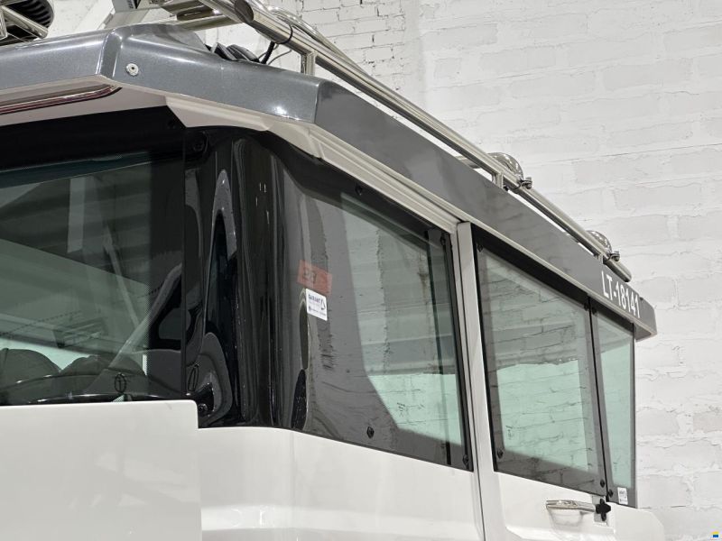 Axopar 28 Cabin