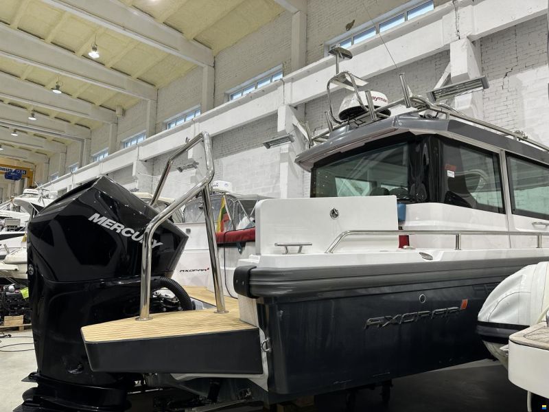 Axopar 28 Cabin