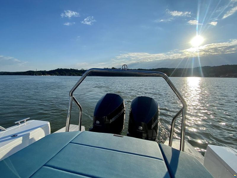 Axopar 28 Cabin