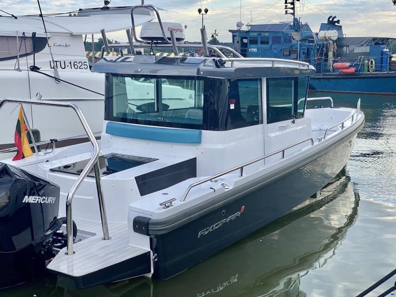 Axopar 28 Cabin
