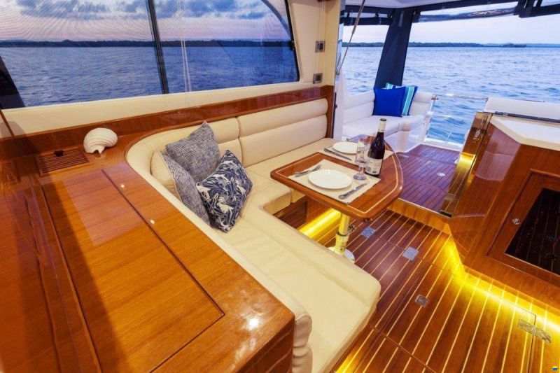 Integrity Trawlers 380Sedan